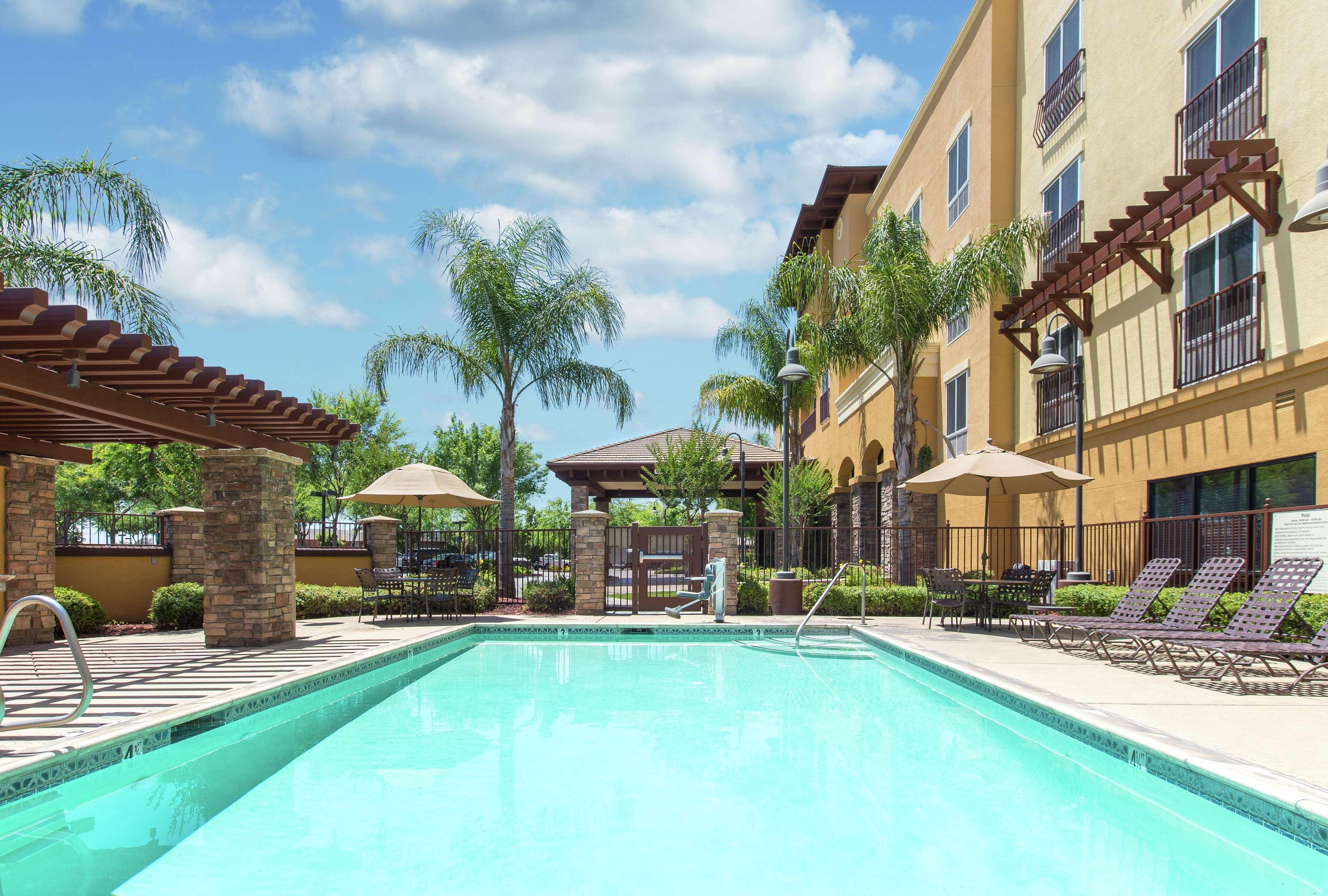 Hampton Inn & Suites Lodi Exteriör bild