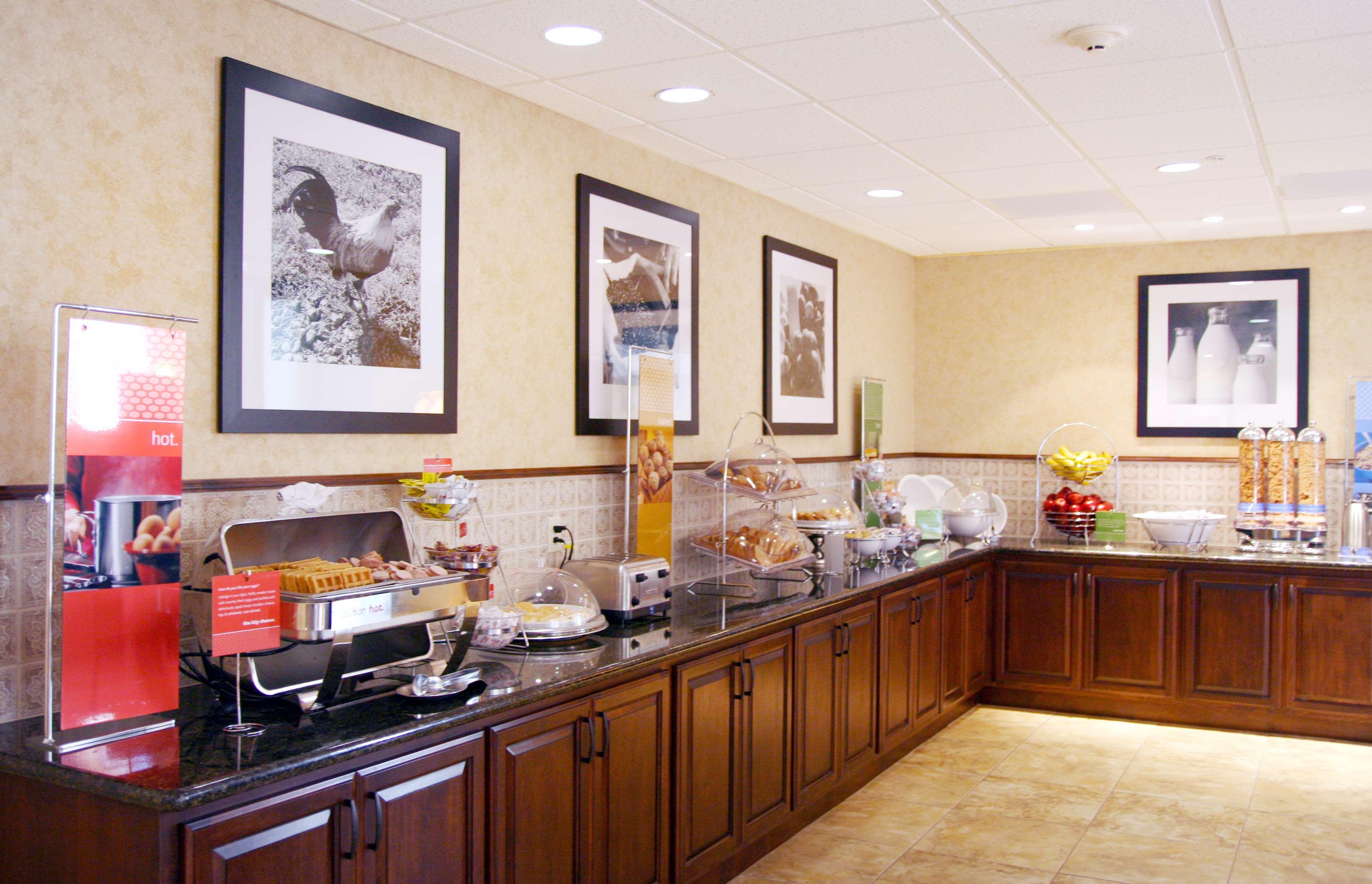 Hampton Inn & Suites Lodi Restaurang bild