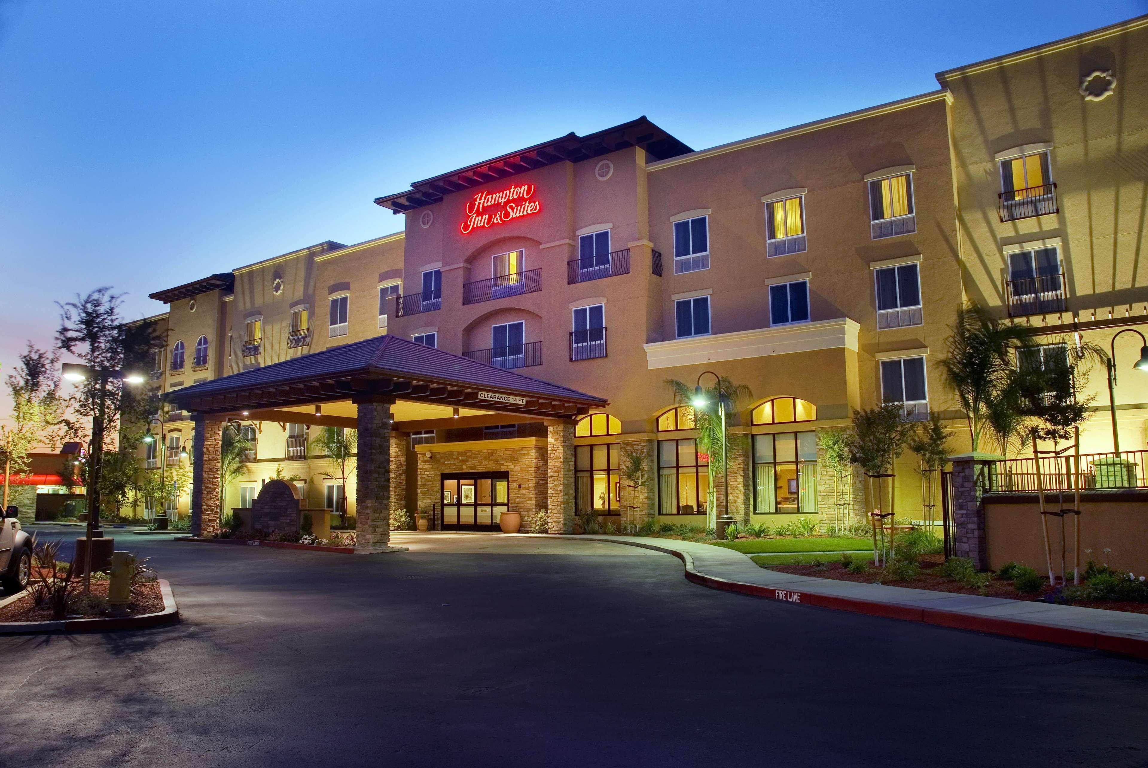 Hampton Inn & Suites Lodi Exteriör bild