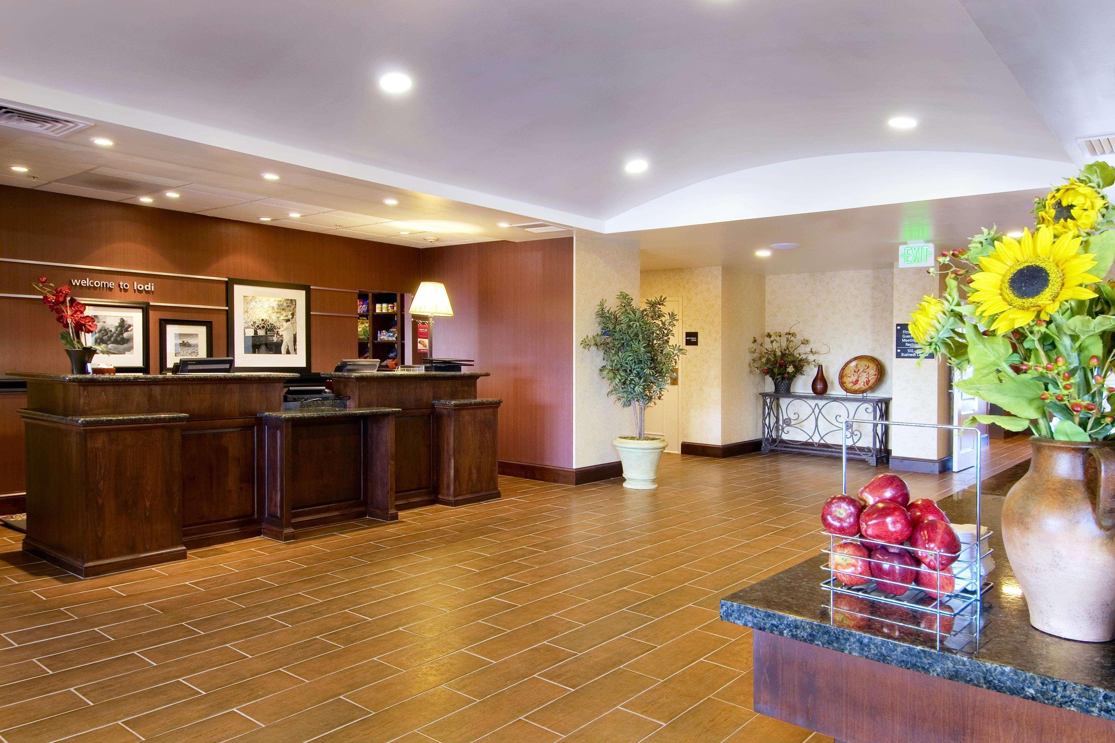 Hampton Inn & Suites Lodi Inreriör bild
