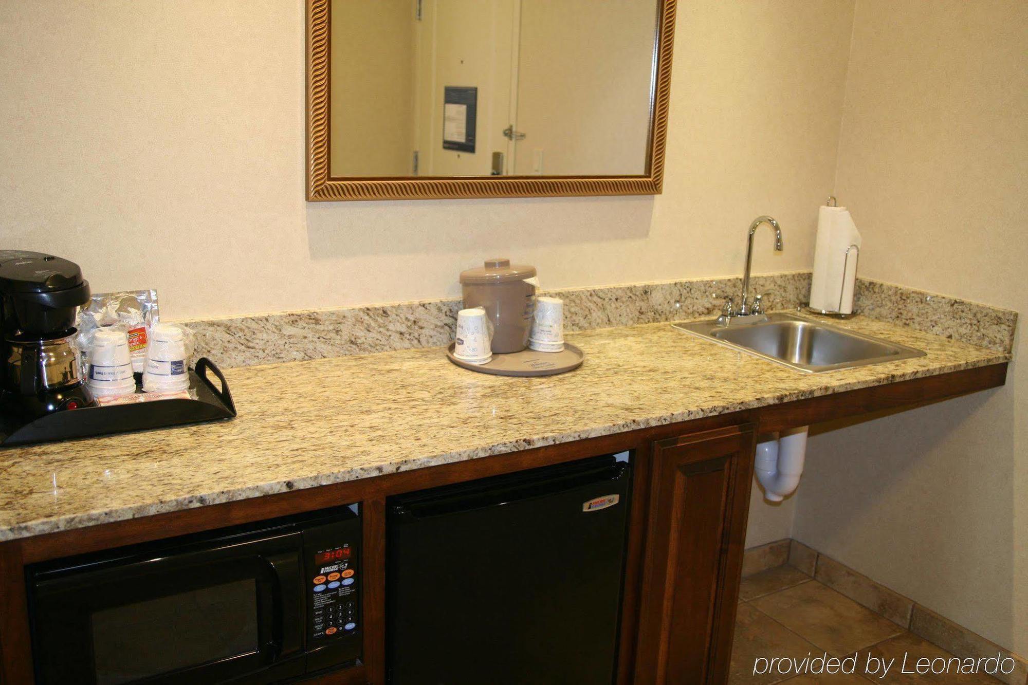 Hampton Inn & Suites Lodi Rum bild