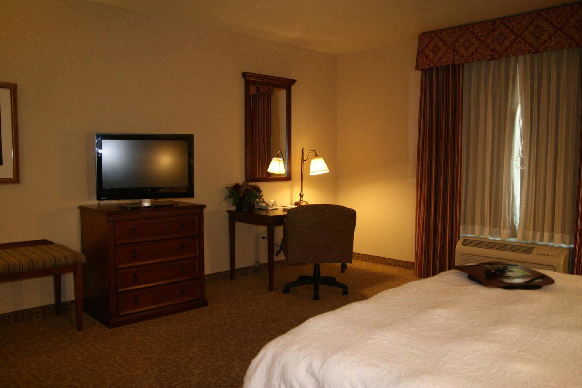 Hampton Inn & Suites Lodi Rum bild